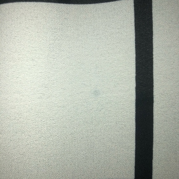 Patterned Short Sleeve Blouse - Picture 5 of 5